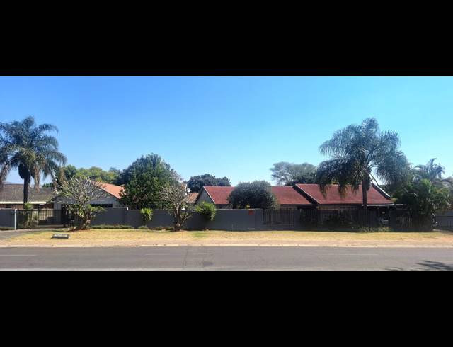 7 BEDROOM HOUSE FOR SALE IN BO-DORP